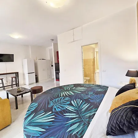 Apartment Hosting Aparments *