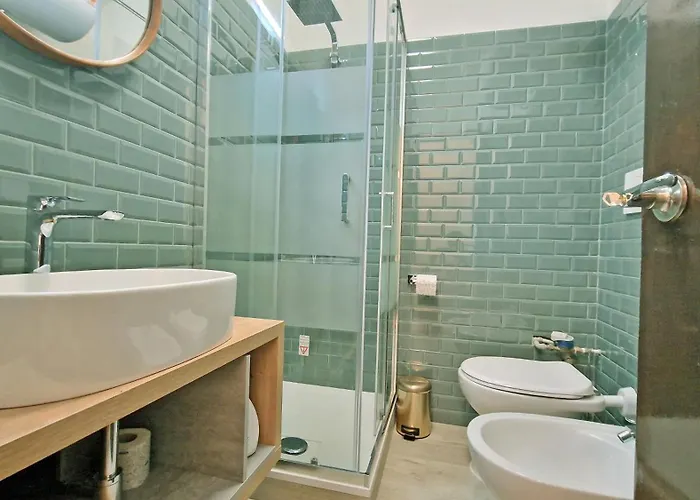 Green Studio Apartment